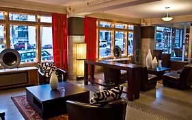 Moore Hotel